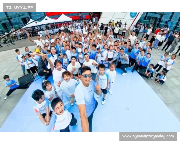 安踏智能温控滑雪服引领冬季科技新潮流智能调温体验尽享寒冬极限运动